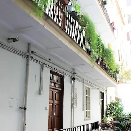 Near Colosseum By Varental 2br + 1sb *