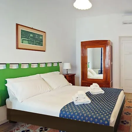 Near Colosseum By Varental 2br + 1sb Apartment