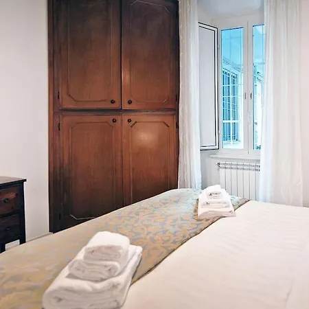 Apartment Near Colosseum By Varental 2br + 1sb *